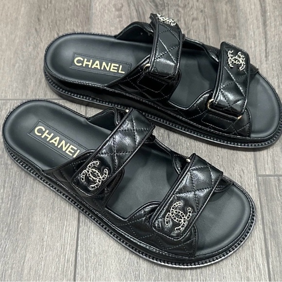 2024P CHANEL BLACK LEATHER OPEN DAD QUILTED CC LOGO SLIDE SANDALS SLIDES MULES - Picture 2 of 15